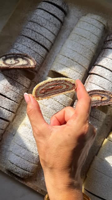 מגולגלות בשני צבעים במילויים מושחתים